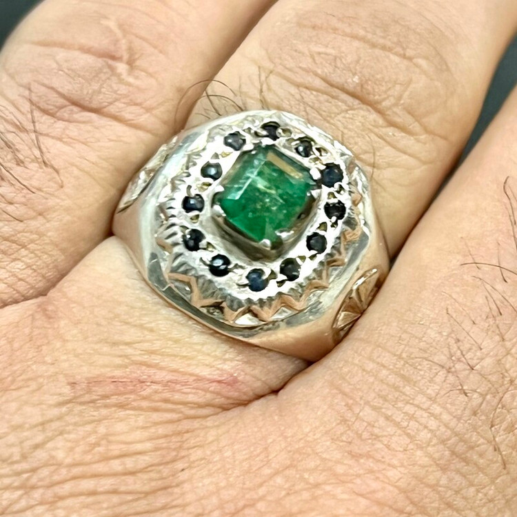 مشخصات قیمت و خرید انگشتر زمرد زامبیای معدنی اصل