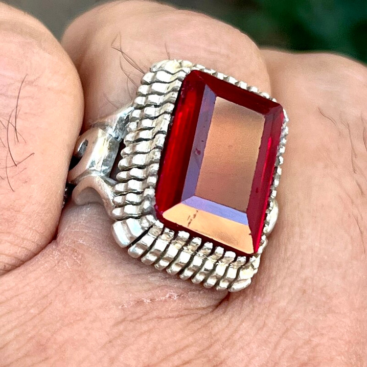 مشخصات قیمت و خرید انگشتر یاقوت شمش