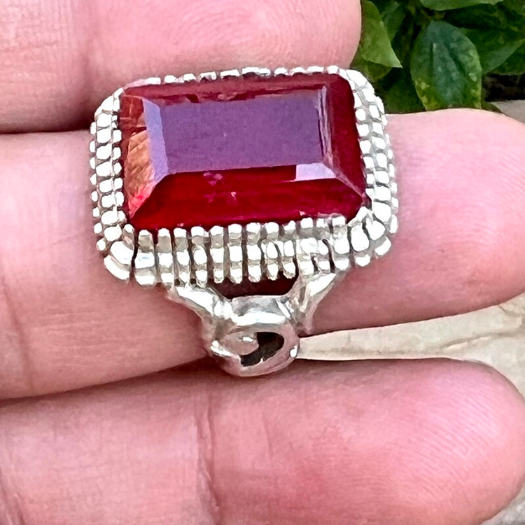 مشخصات قیمت و خرید انگشتر یاقوت شمش