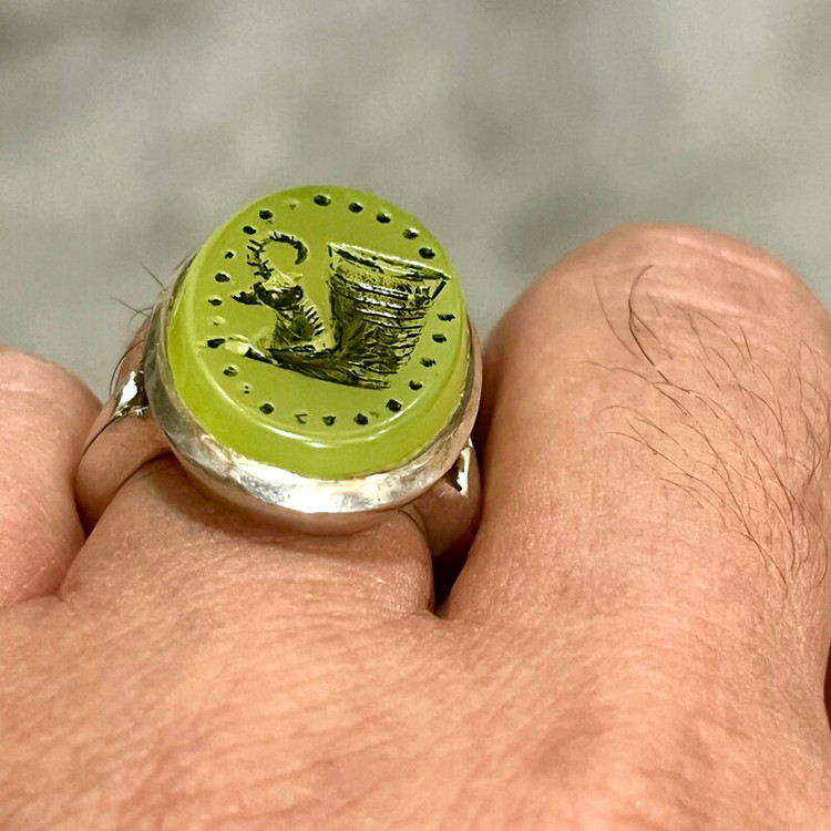 مشخصات قیمت و خرید انگشتر عقیق سبز کاهویی با نشان ریتون