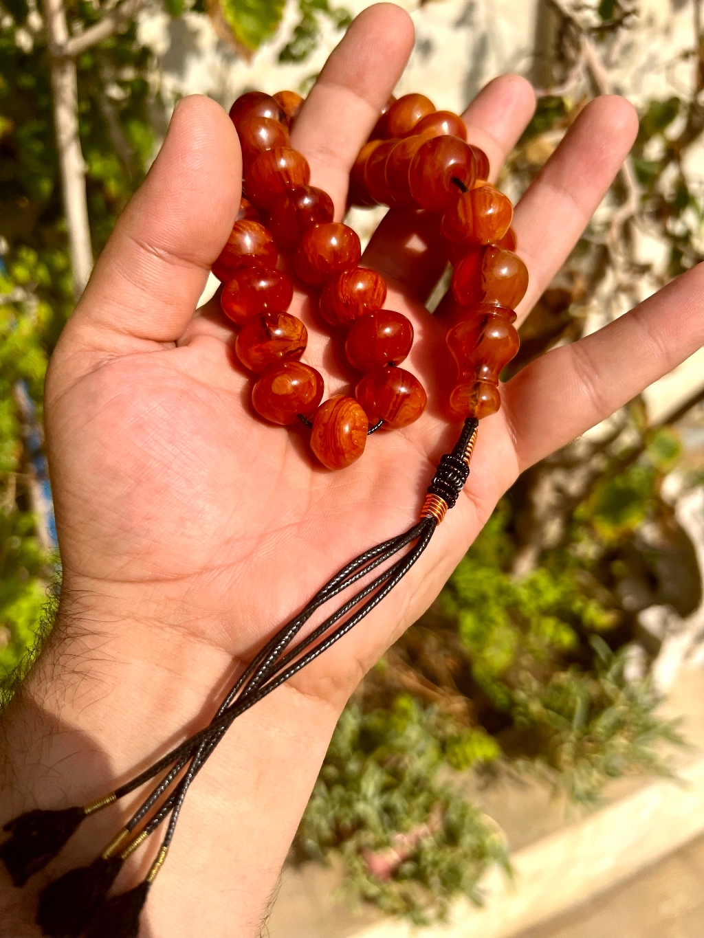تسبیح کهربای رگه دار درشت شمش سری اول