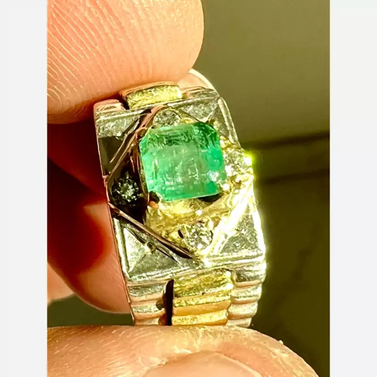 مشخصات قیمت و خرید انگشترزمرد پنجشیر اصل