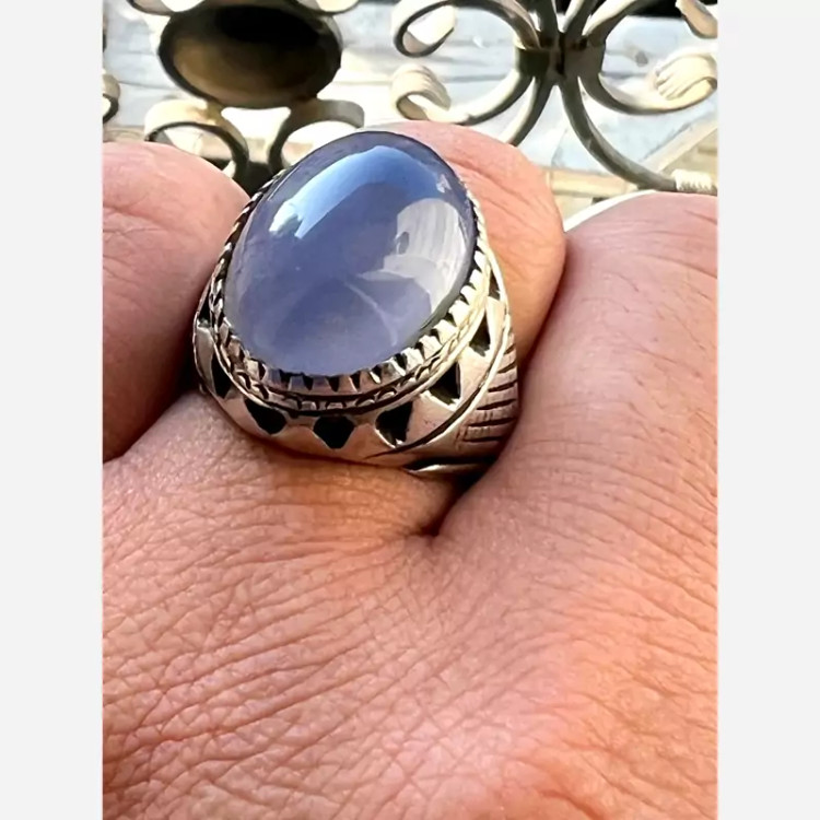 انگشتر عقیق کبود یمنی کهنه و آبدار کد 89