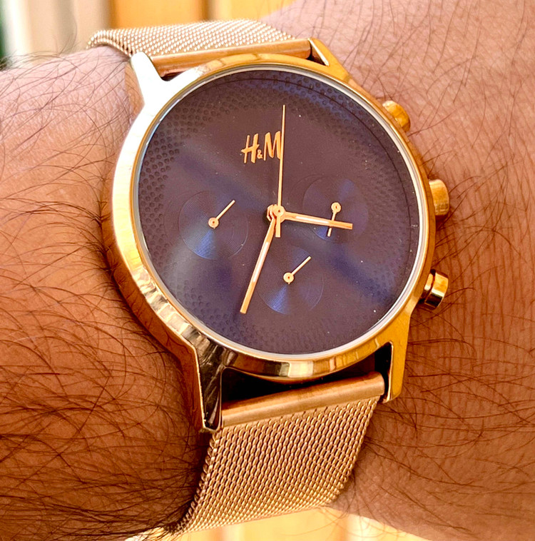 ساعت مچی اسپرت برندH&M،موتور ژاپنی اصل،ضد خش ،ضد آب ،ضد زنگ کد ۲۹۷