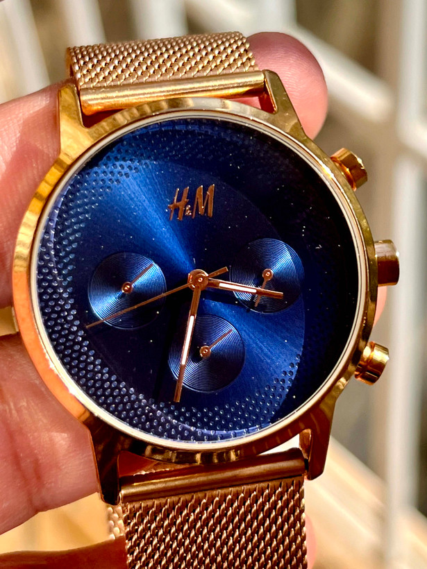 ساعت مچی اسپرت برندH&M،موتور ژاپنی اصل،ضد خش ،ضد آب ،ضد زنگ کد ۲۹۷