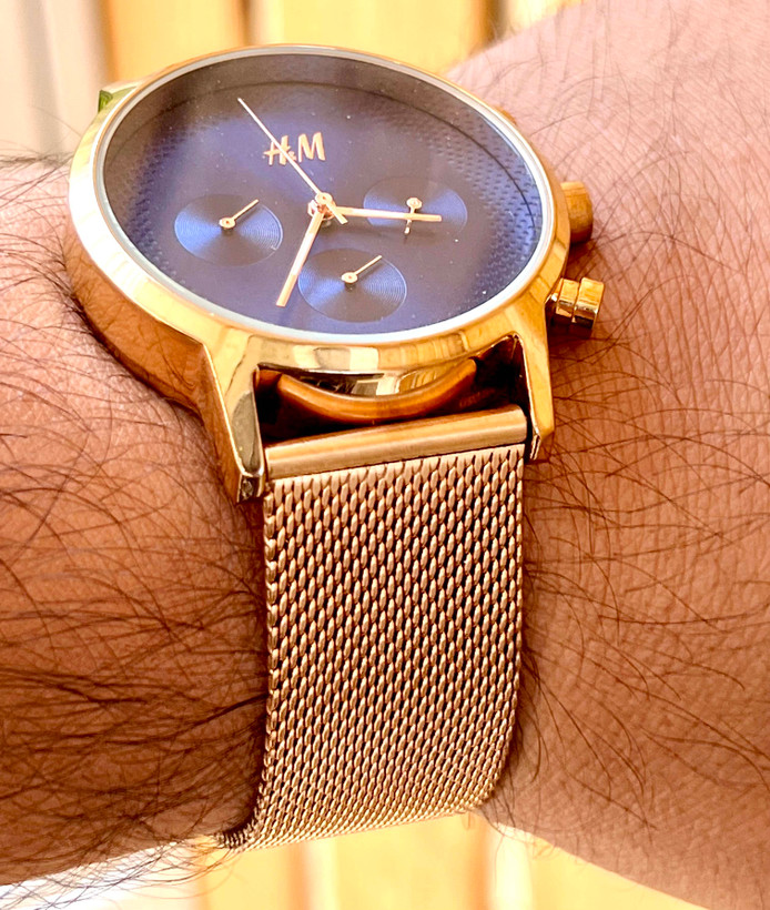 ساعت مچی اسپرت برندH&M،موتور ژاپنی اصل،ضد خش ،ضد آب ،ضد زنگ کد ۲۹۷