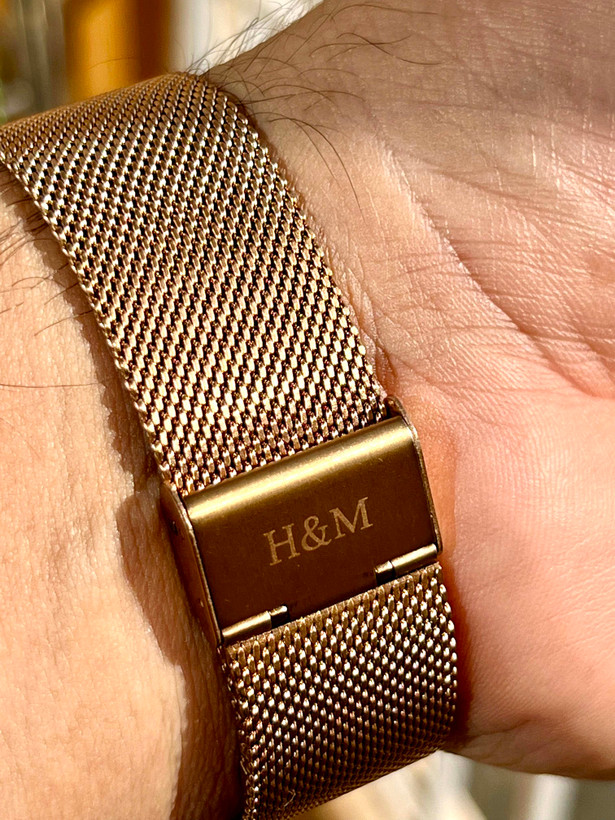 ساعت مچی اسپرت برندH&M،موتور ژاپنی اصل،ضد خش ،ضد آب ،ضد زنگ کد ۲۹۷