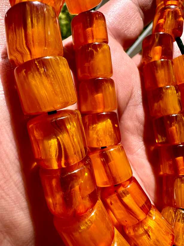 تسبیح سندلوس یاغبال تمام رگه دار ،خشک و معطر تراش ده ساله متریال عالی ،چگالی دار کد ۳۲۴