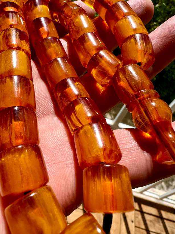 تسبیح سندلوس یاغبال تمام رگه دار ،خشک و معطر تراش ده ساله متریال عالی ،چگالی دار کد ۳۲۴