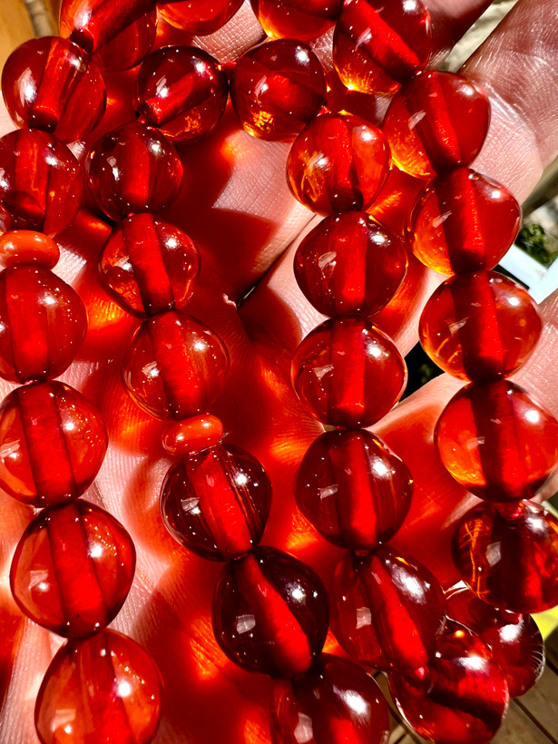 تسبیح کهربای آب حیات مغز دار و شیشه ای کهنه و خشک تراش استانبولی کد ۳۶۴
