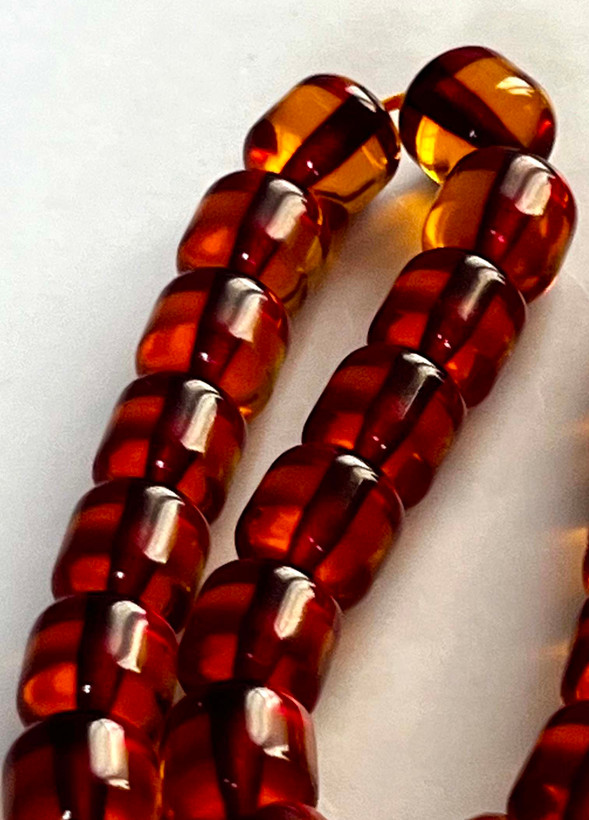 تسبیح آب حیات کهنه خشک و چگالی دار قدمت ۲۰ سال به بالا ، کد ۴۴۴
