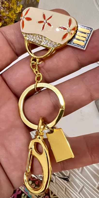 جاکلیدی یا جاسوییچی زنانه فلش دار( ۸ گیگ) ،استیل رنگ ثابت