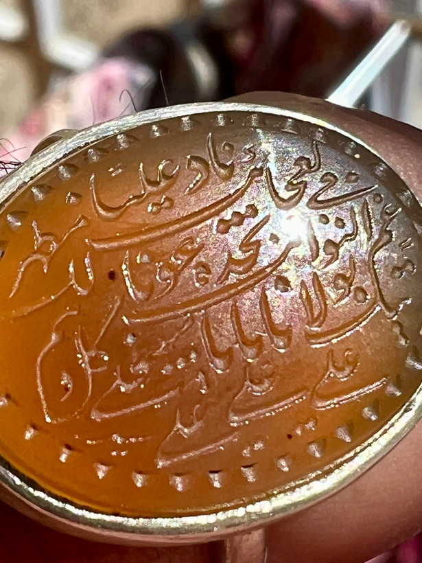 انگشتر عقیق کهنه جزع یمنی دعای ناد علی با امضای سید کد ۵۱۷