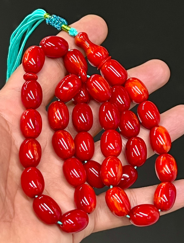 تسبیح سندلوس مرجانی کهنه خشک و چگالی دار کد۵۴۲