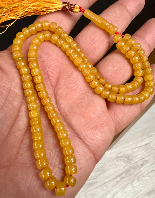 تسبیح سندلوس کهنه بودار آلمان اصل سایز تاجری رنگ زردگری کد ۵۵۷
