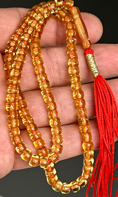 تسبیح سندلوس زرد نباتی کهنه آلمان اصل سایز ریز معطر کد ۵۶۲