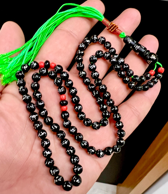 تسبیح یسر حجاز یا مکاوی کهنه نقره کوب با بوی شدید یسر کد 590
