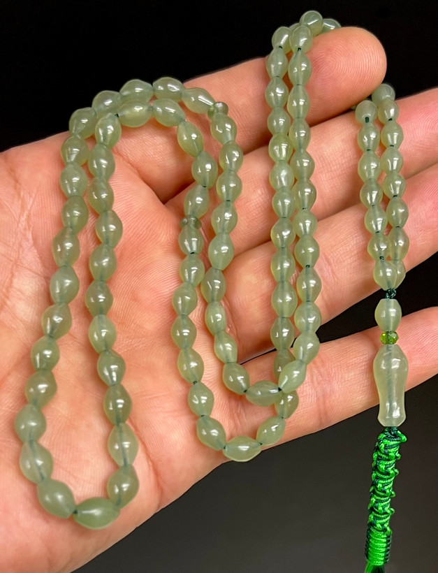 تسبیح شاه مقصود افغان جلال ابادی کهنه ۵۰ ساله رنگ زیتونی مایل به طوسی کد ۶۱۲