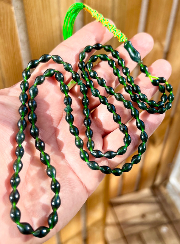 تسبیح شاه مقصود افغان اصل رنگ سبز زمردی معدن جلال آباد کد ۶۲۶